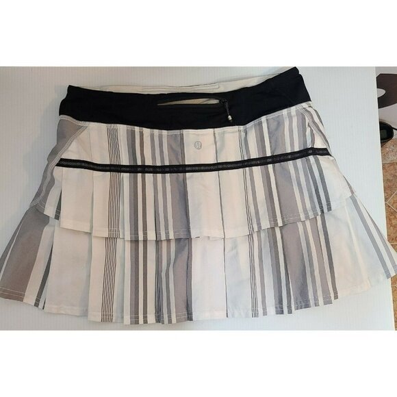 LULULEMON Pace Setter Skirt w/ Spandex Shorts Black White Gray Vertical Stripe M - Picture 2 of 6